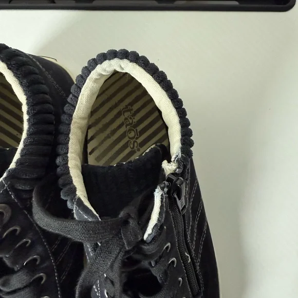 Women’s Black Tao Winner Casual Sneakers - Picture 7 of 9